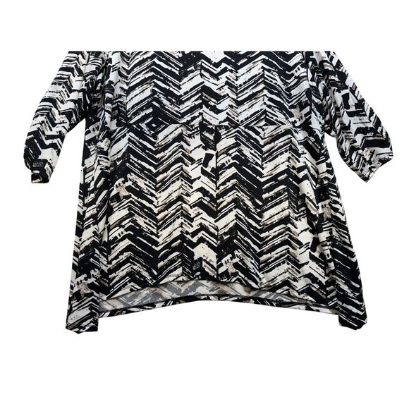 AGB Woman Long Sleeve Top Blouse 3X Black & White Geometric Print Stretchy Casua - Picture 9 of 10